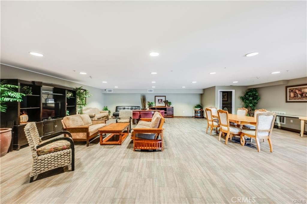 89 E Commonwealth Avenue 1I