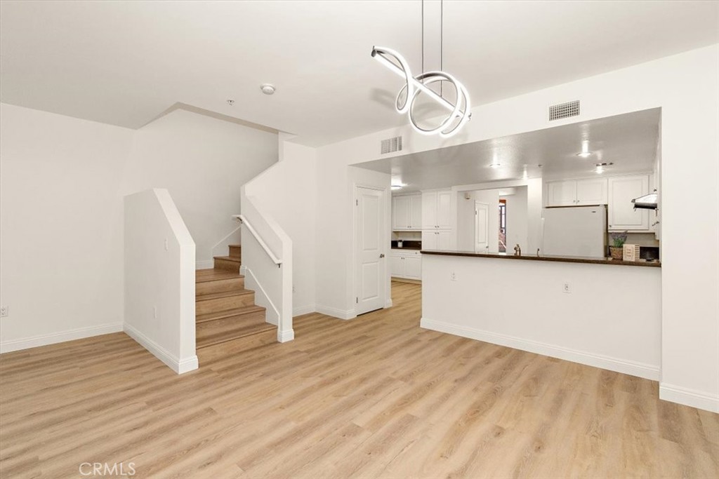 89 E Commonwealth Avenue 1I