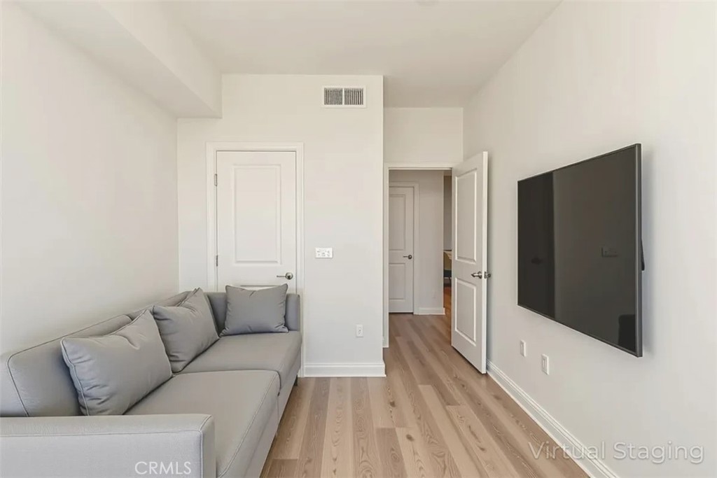 89 E Commonwealth Avenue 1I
