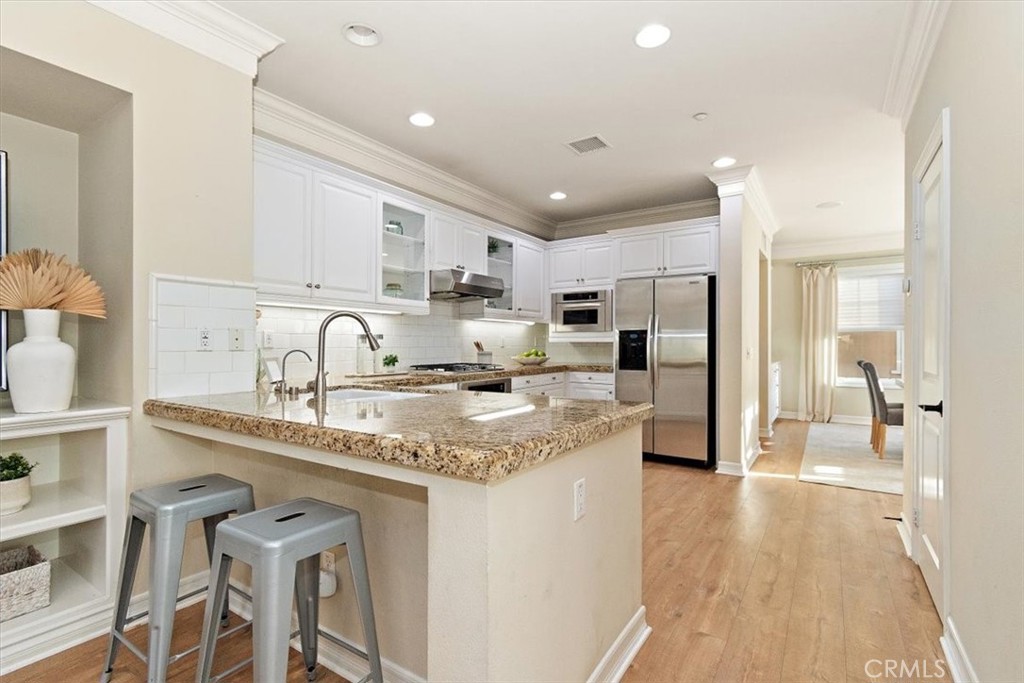 1800 Oak Street 200