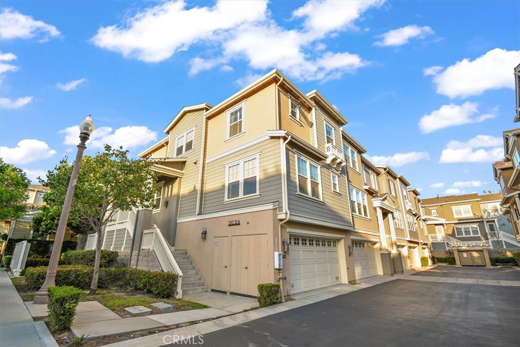 1800 Oak Street 200