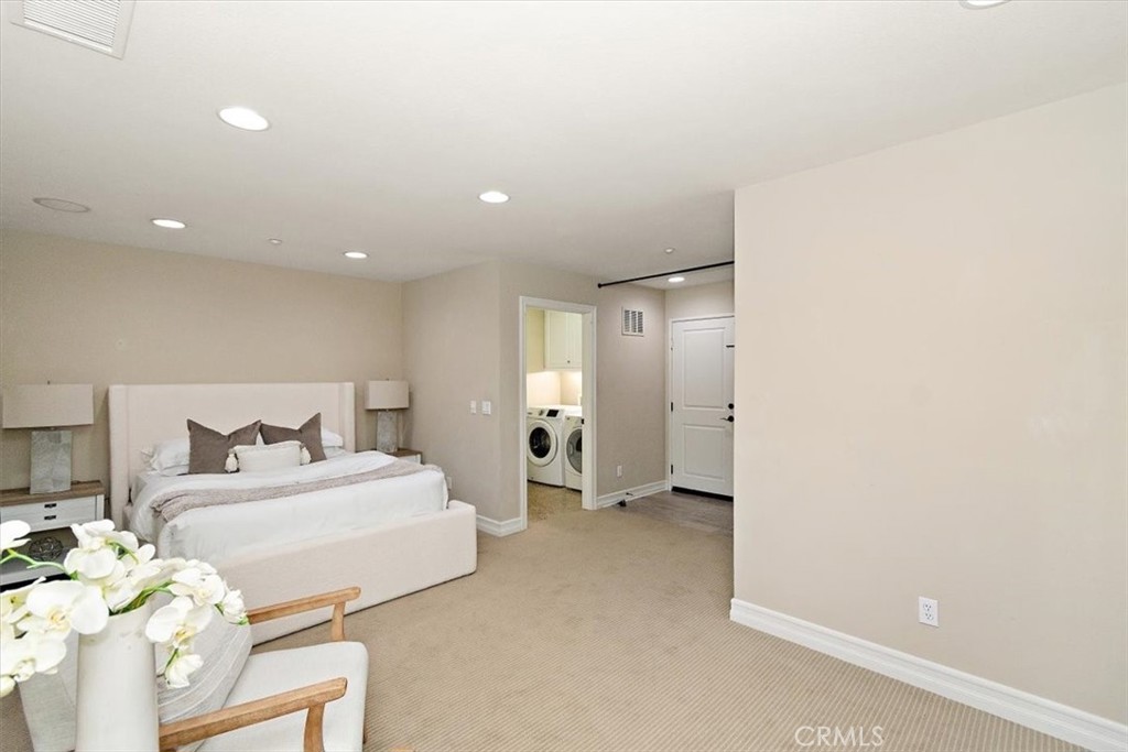 1800 Oak Street 200