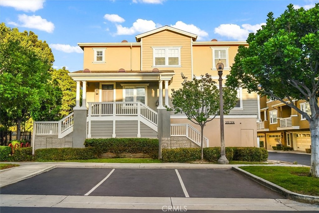 1800 Oak Street 200