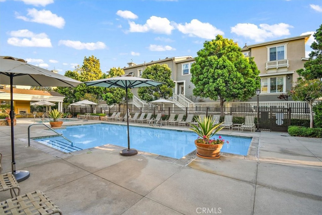 1800 Oak Street 200