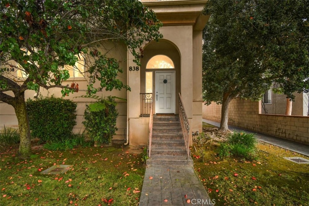 838 Arlington Avenue