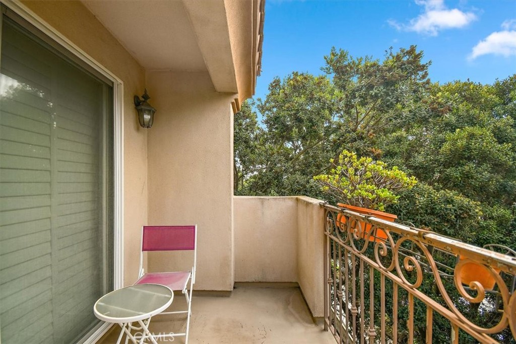 838 Arlington Avenue