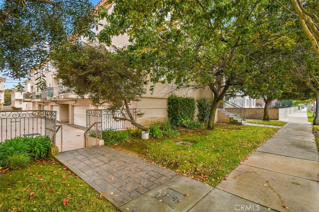 838 Arlington Avenue