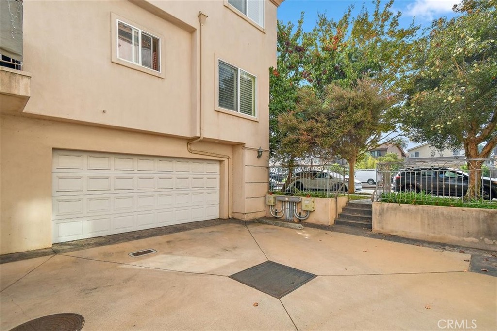 838 Arlington Avenue