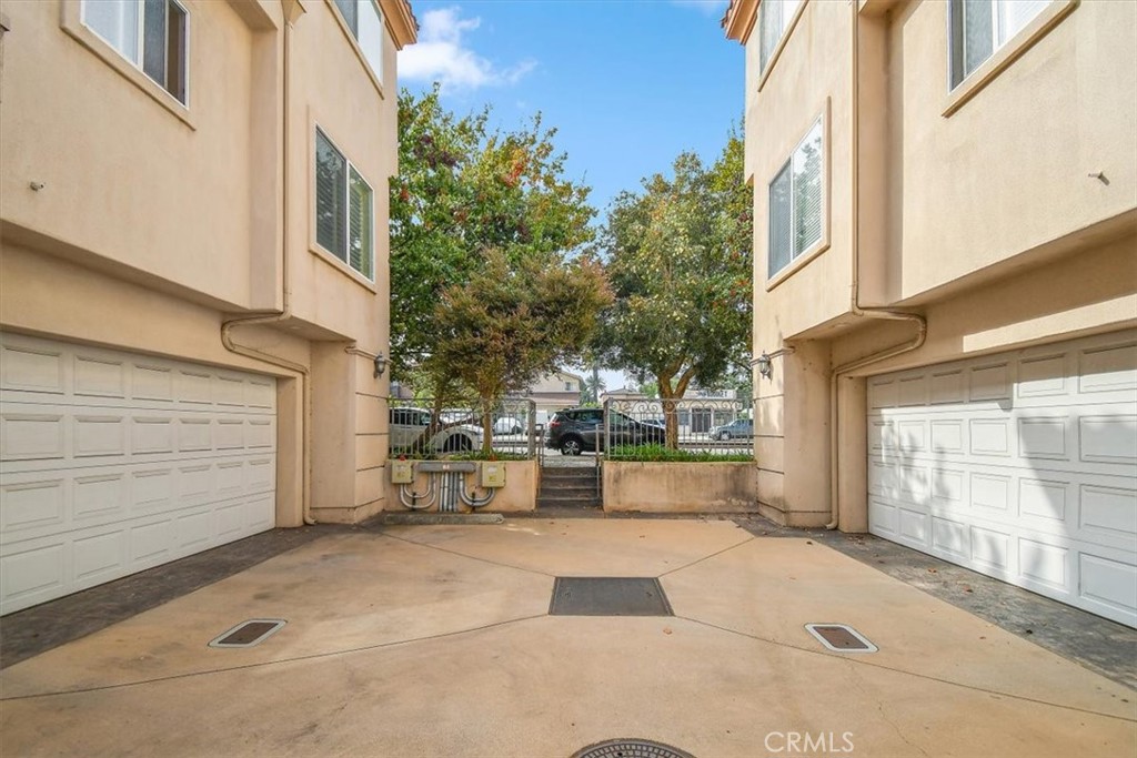 838 Arlington Avenue