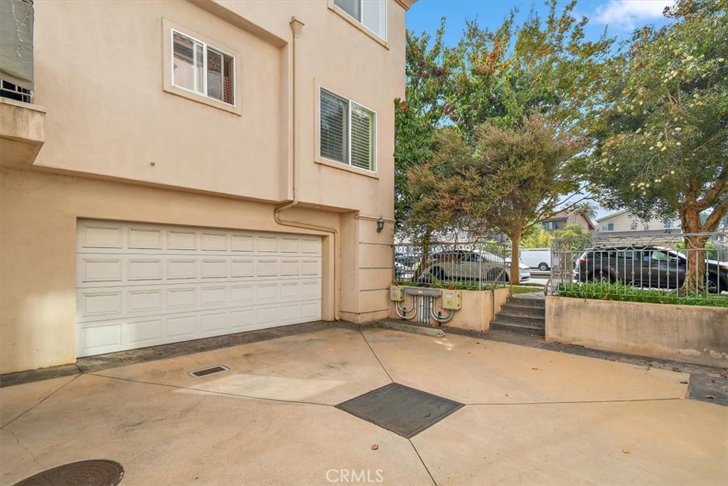 838 Arlington Avenue