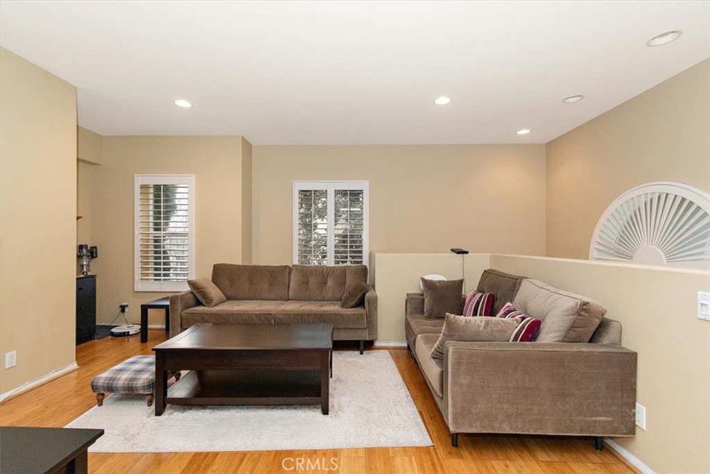 838 Arlington Avenue