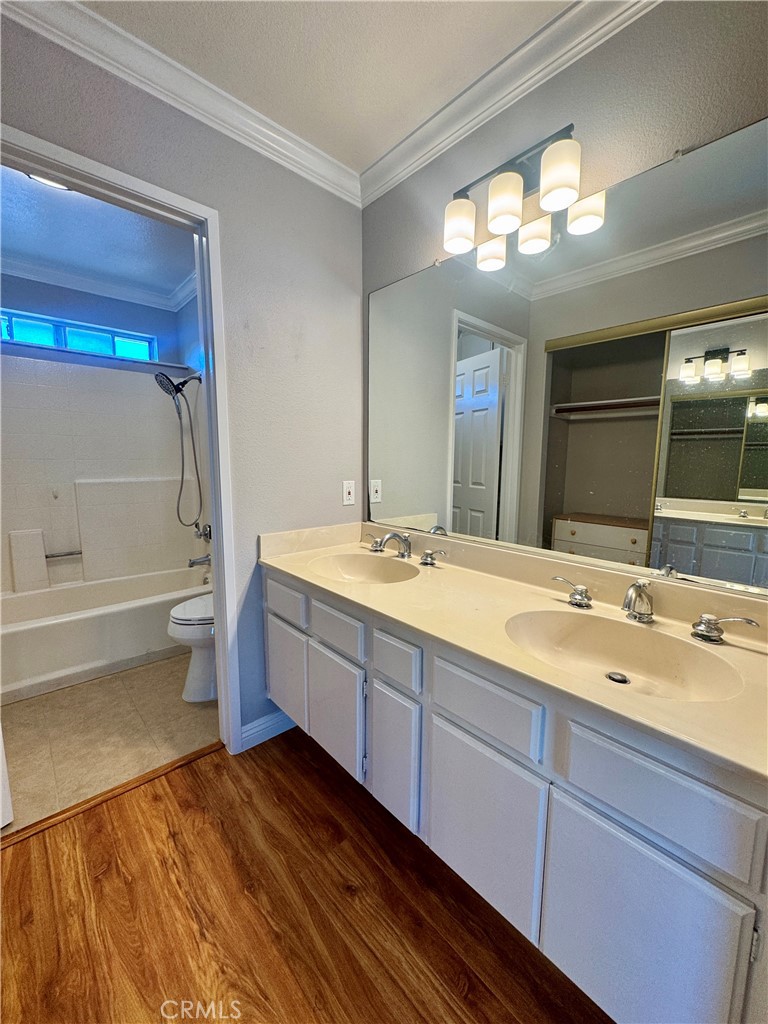 2800 Plaza Del Amo 238