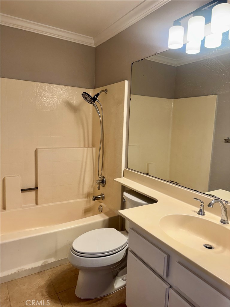 2800 Plaza Del Amo 238