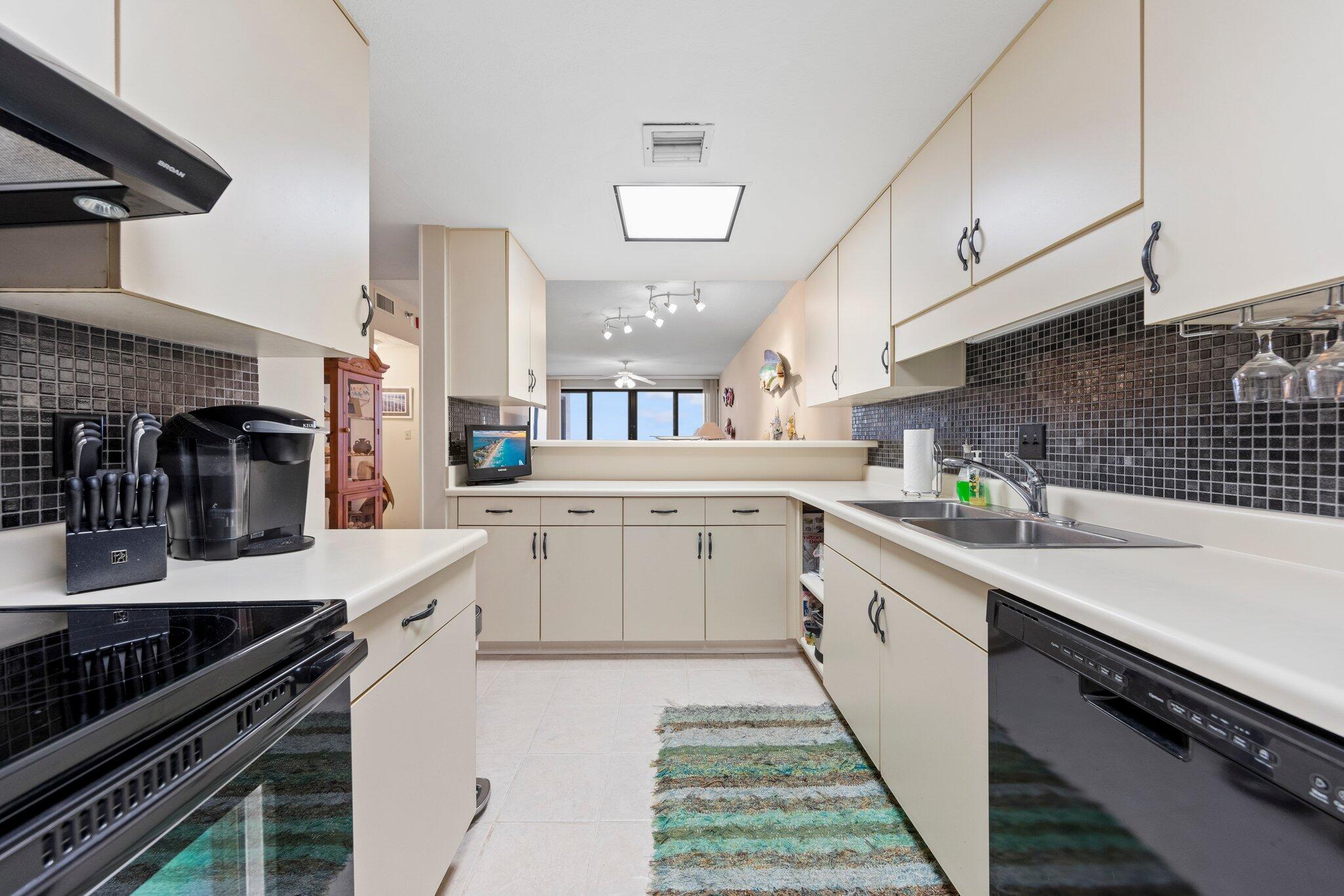 8271 Gulf Boulevard, APT 901