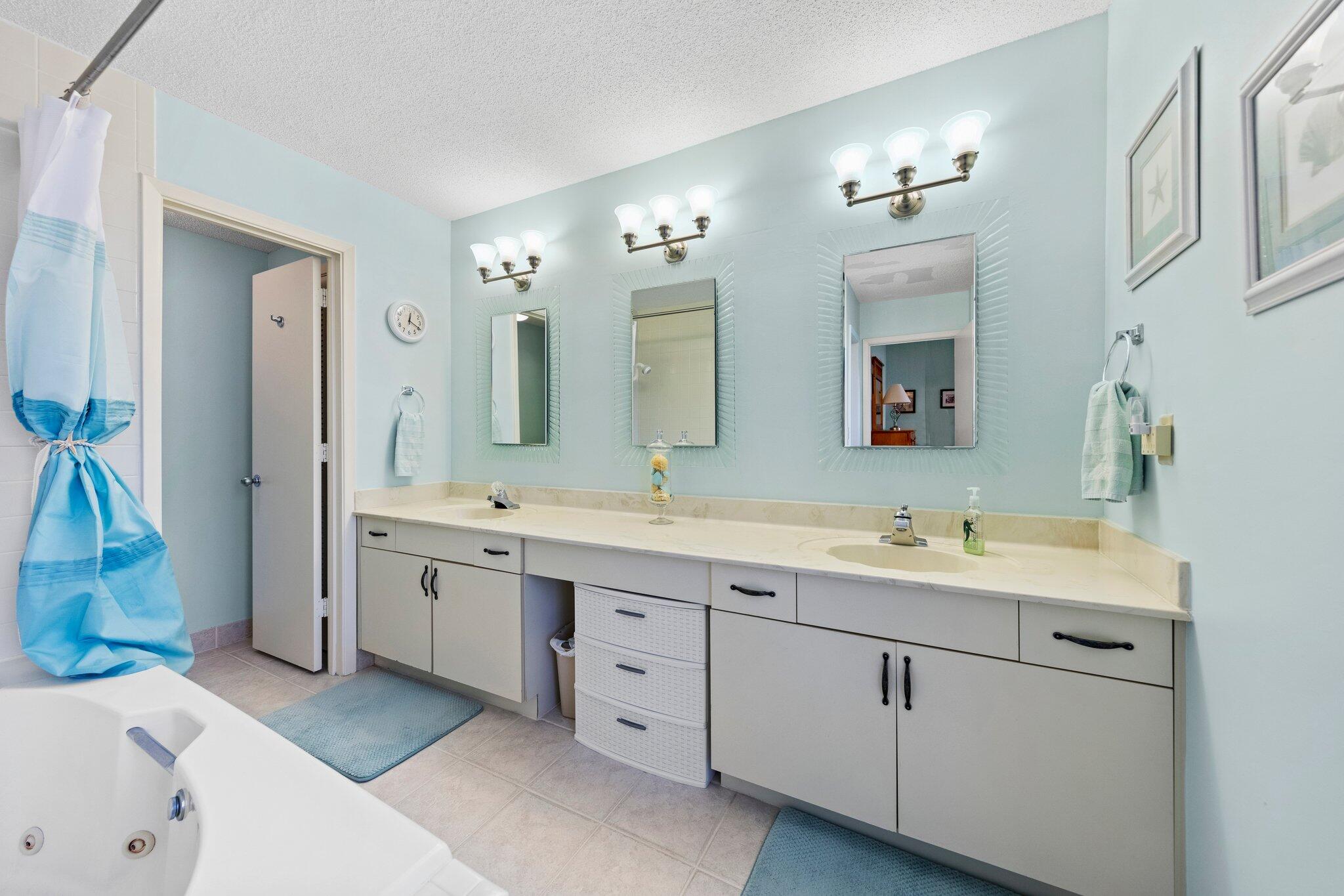 8271 Gulf Boulevard, APT 901