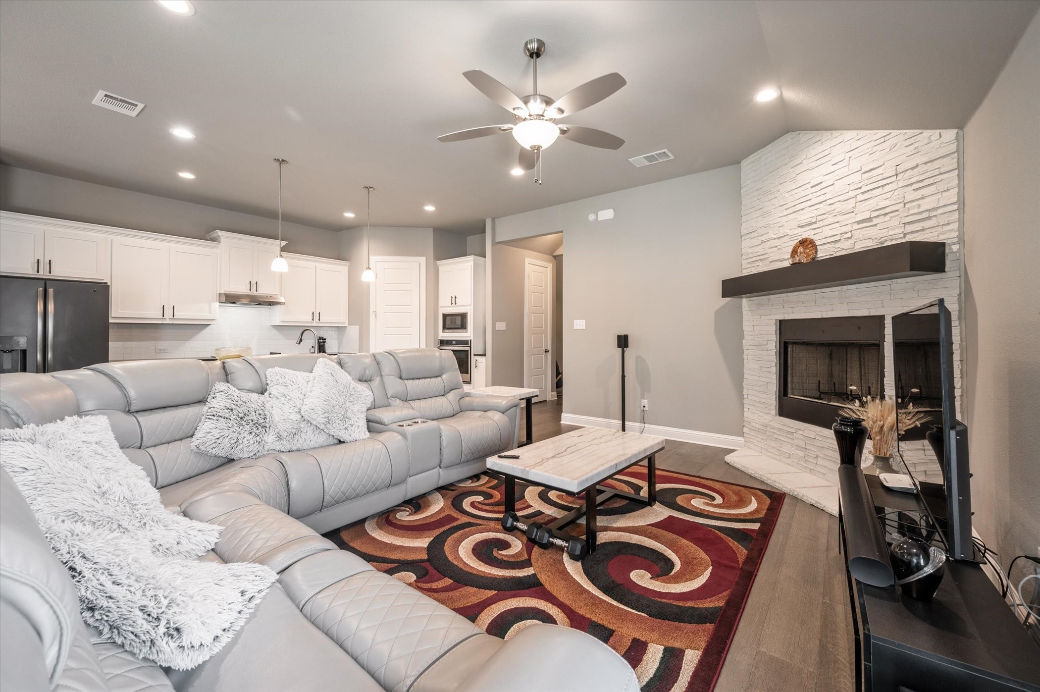 3827 Pine Valley Lane