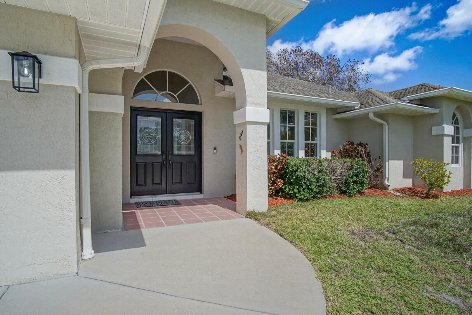 6800 NW Hogate Circle, Port St. Lucie