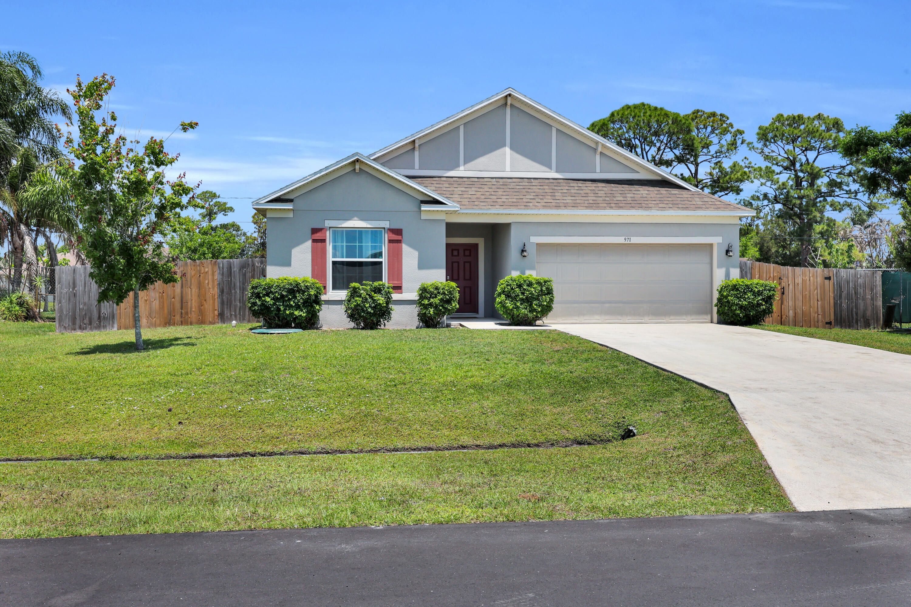 971 SW Longfellow Road, Port St. Lucie