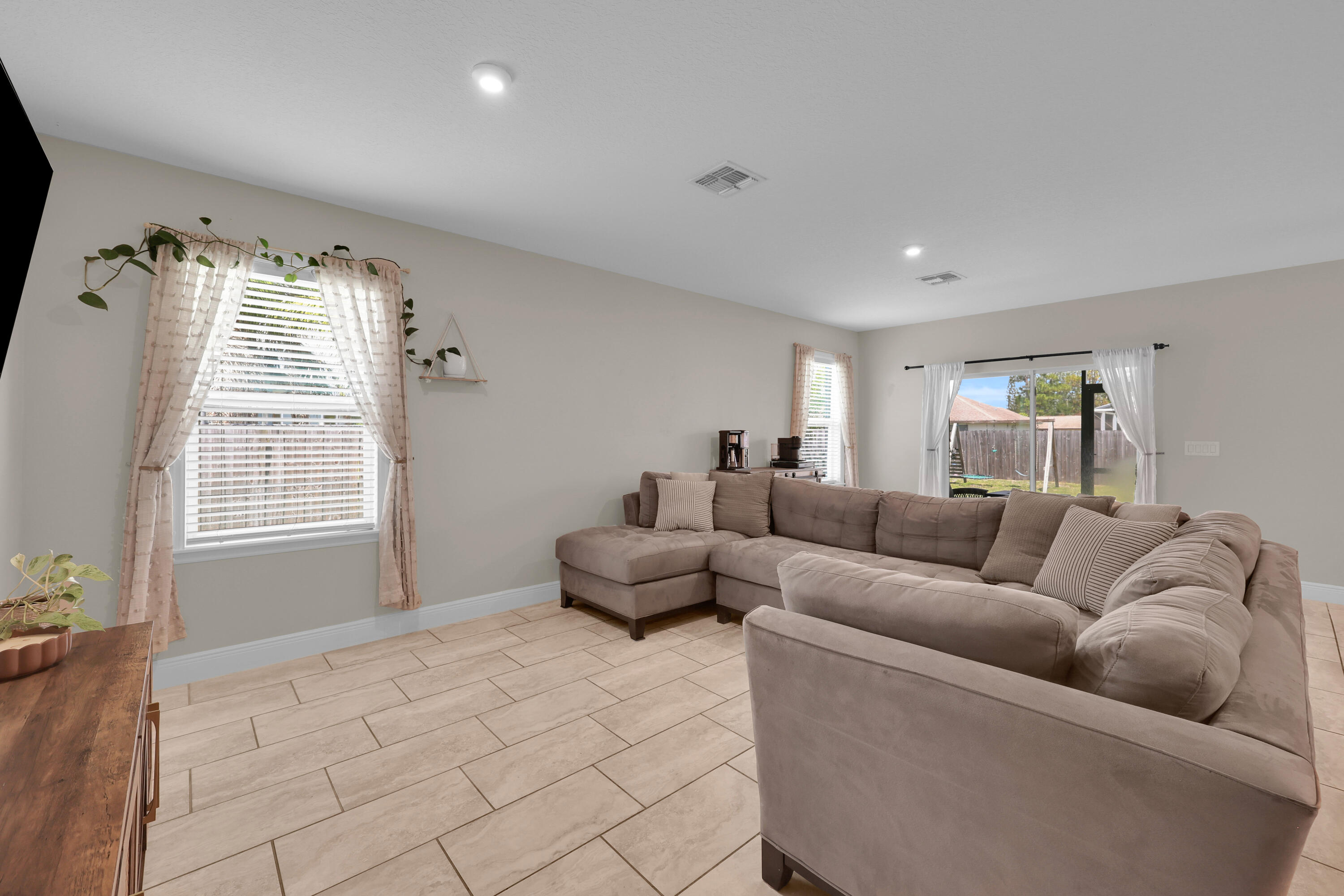 971 SW Longfellow Road, Port St. Lucie