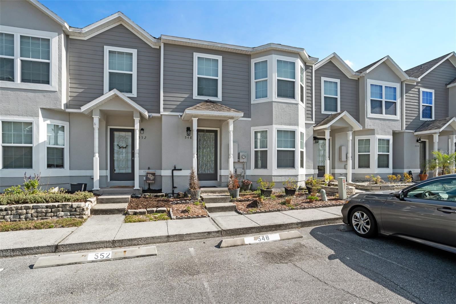 548 SHADOW GLENN PL