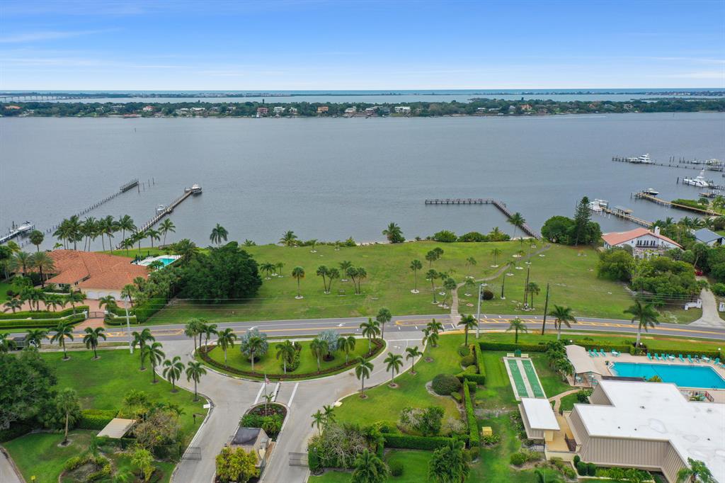 1800 SE Saint Lucie Boulevard 10108