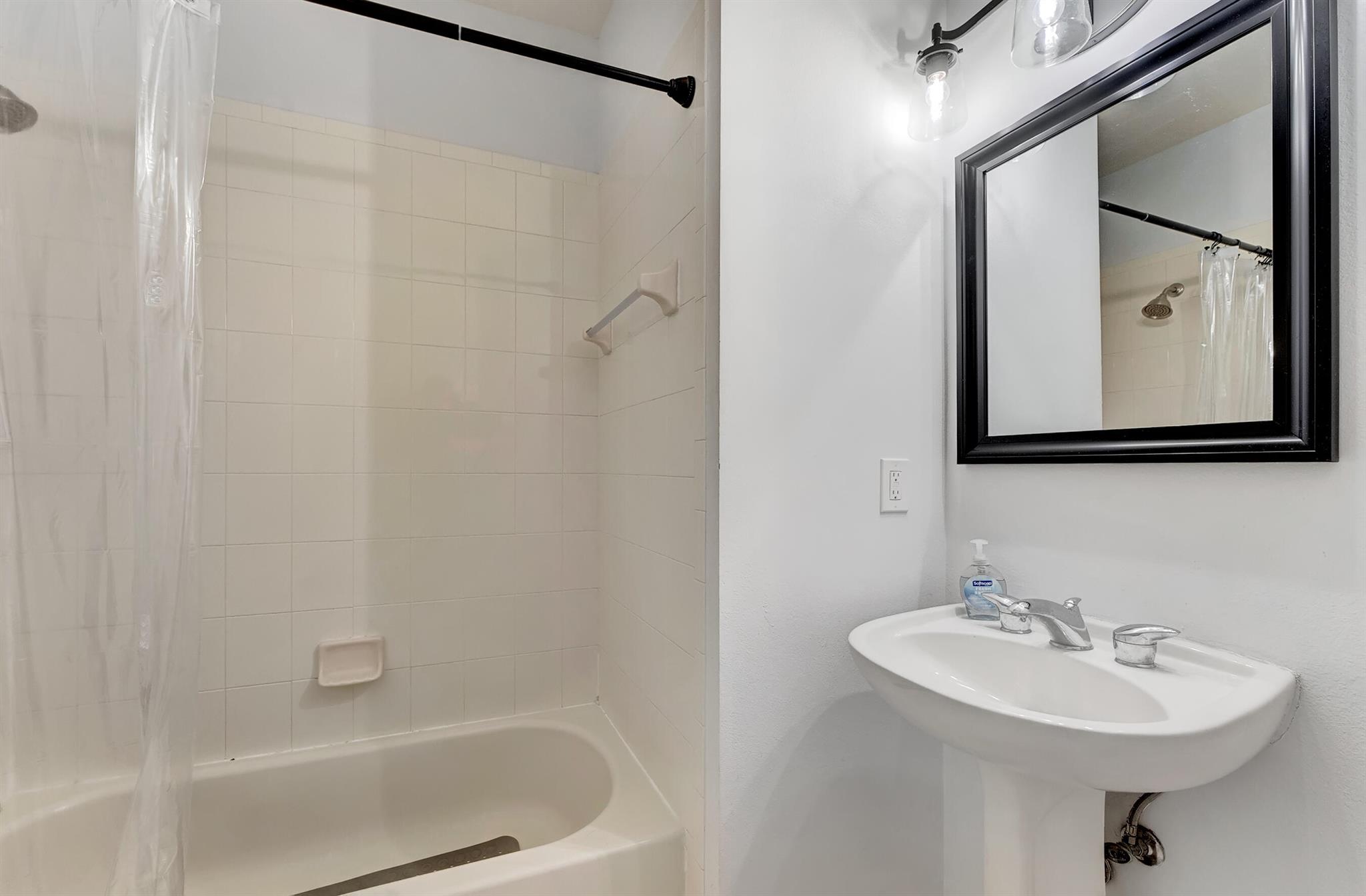 8914 Sandshot Court 5121