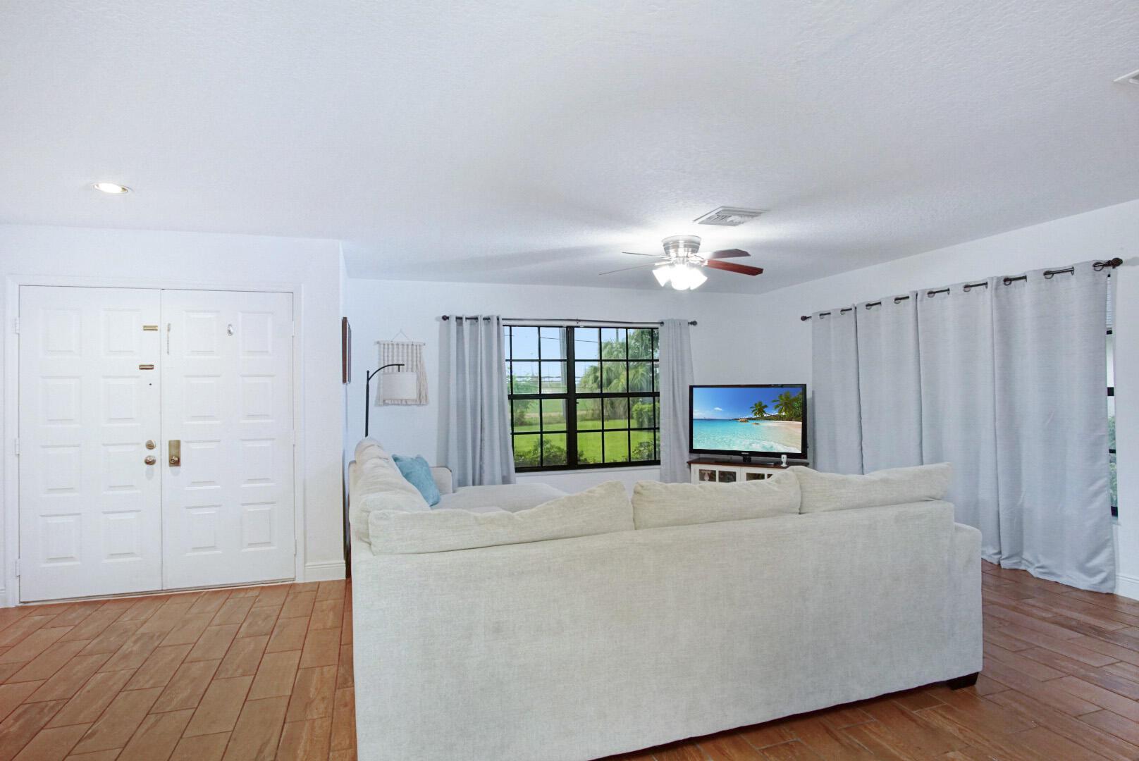 1615 Laurel Leaf Lane B