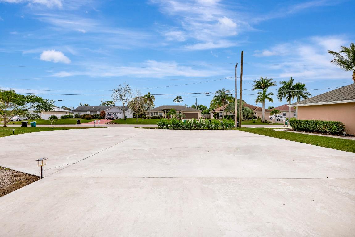 1241 SW Marmore Avenue