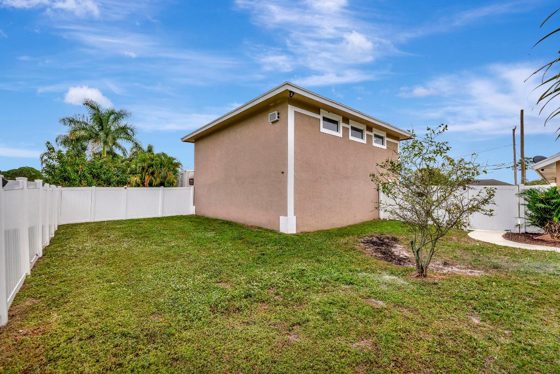 1241 SW Marmore Avenue