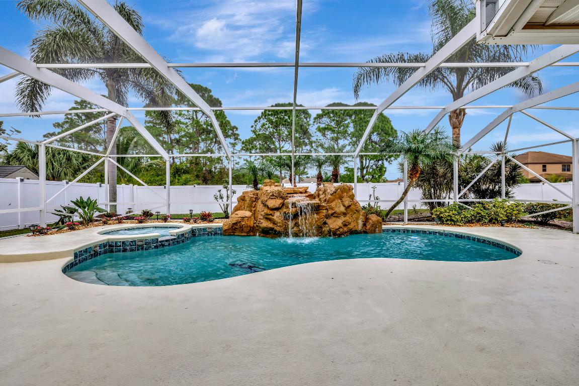 1241 SW Marmore Avenue