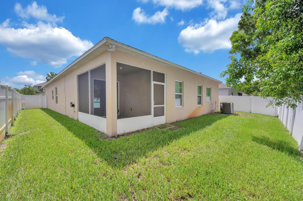 5335 NW Wisk Fern Circle