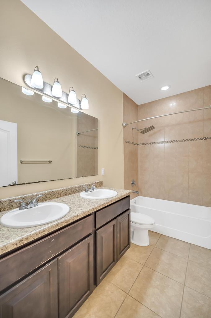 5335 NW Wisk Fern Circle