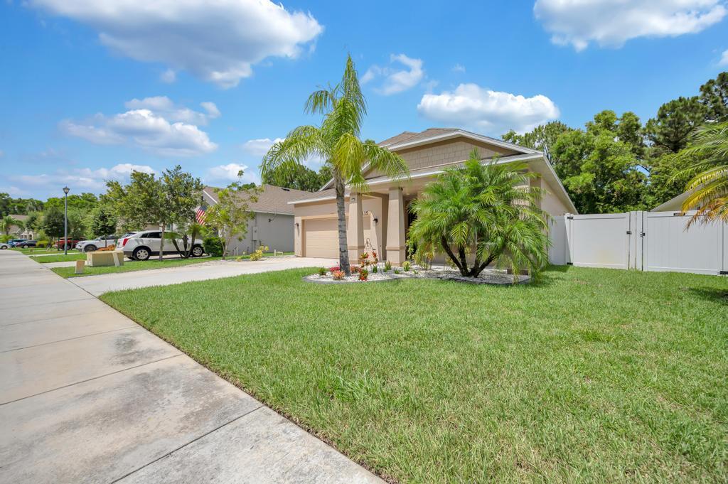 5335 NW Wisk Fern Circle