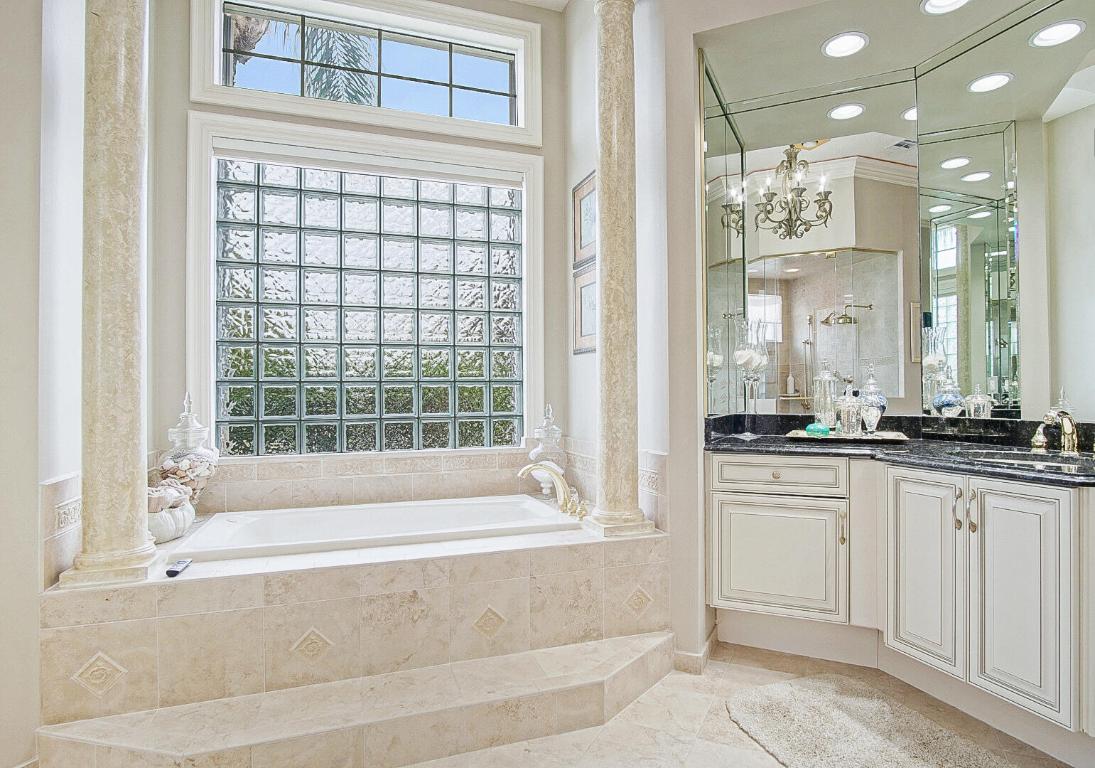 171 NW Magnolia Lakes Boulevard