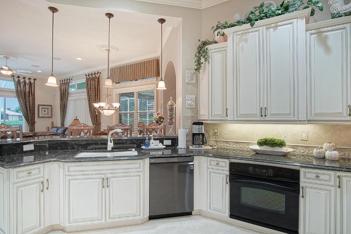 171 NW Magnolia Lakes Boulevard