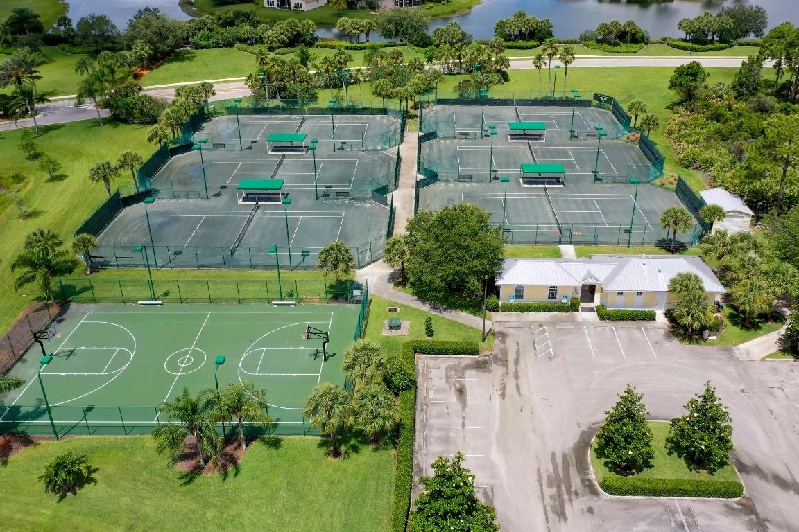 171 NW Magnolia Lakes Boulevard