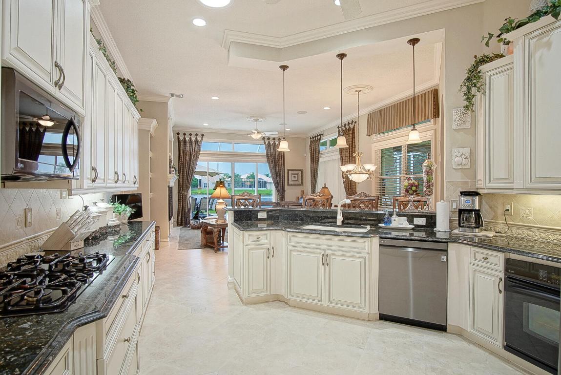 171 NW Magnolia Lakes Boulevard