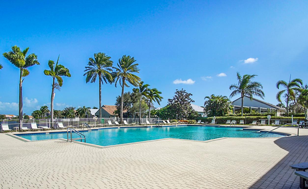 171 NW Magnolia Lakes Boulevard