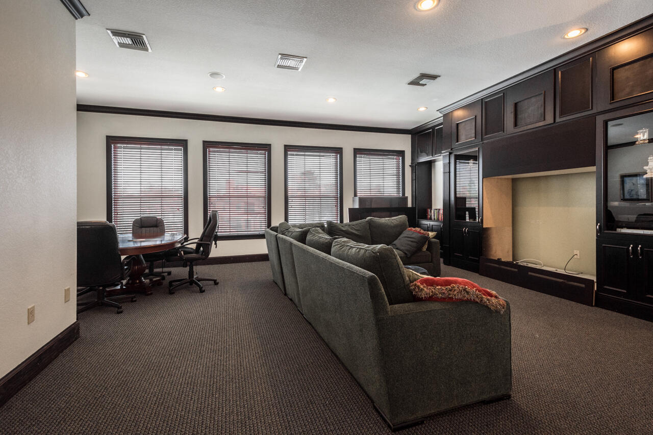 160 SW Peacock Boulevard 31-205