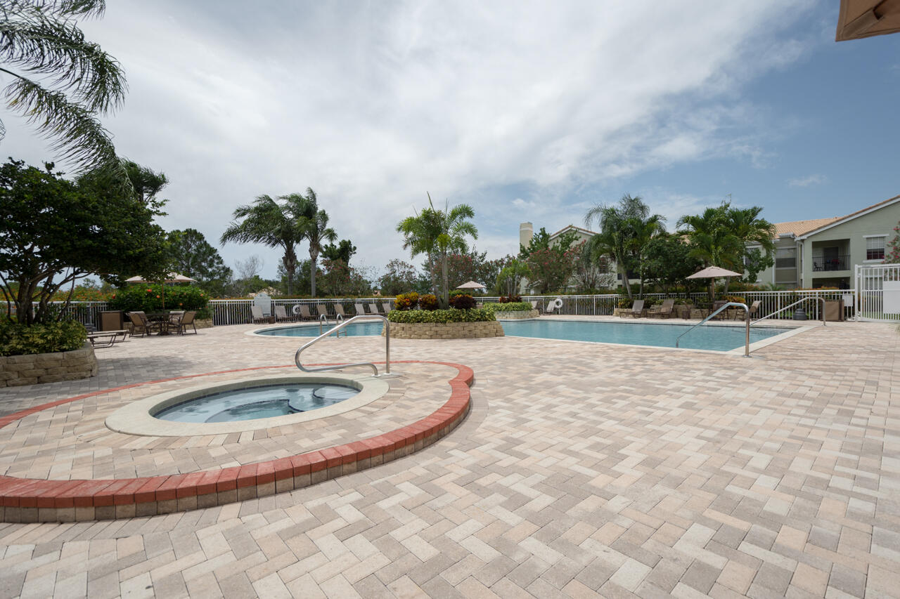 160 SW Peacock Boulevard 31-205