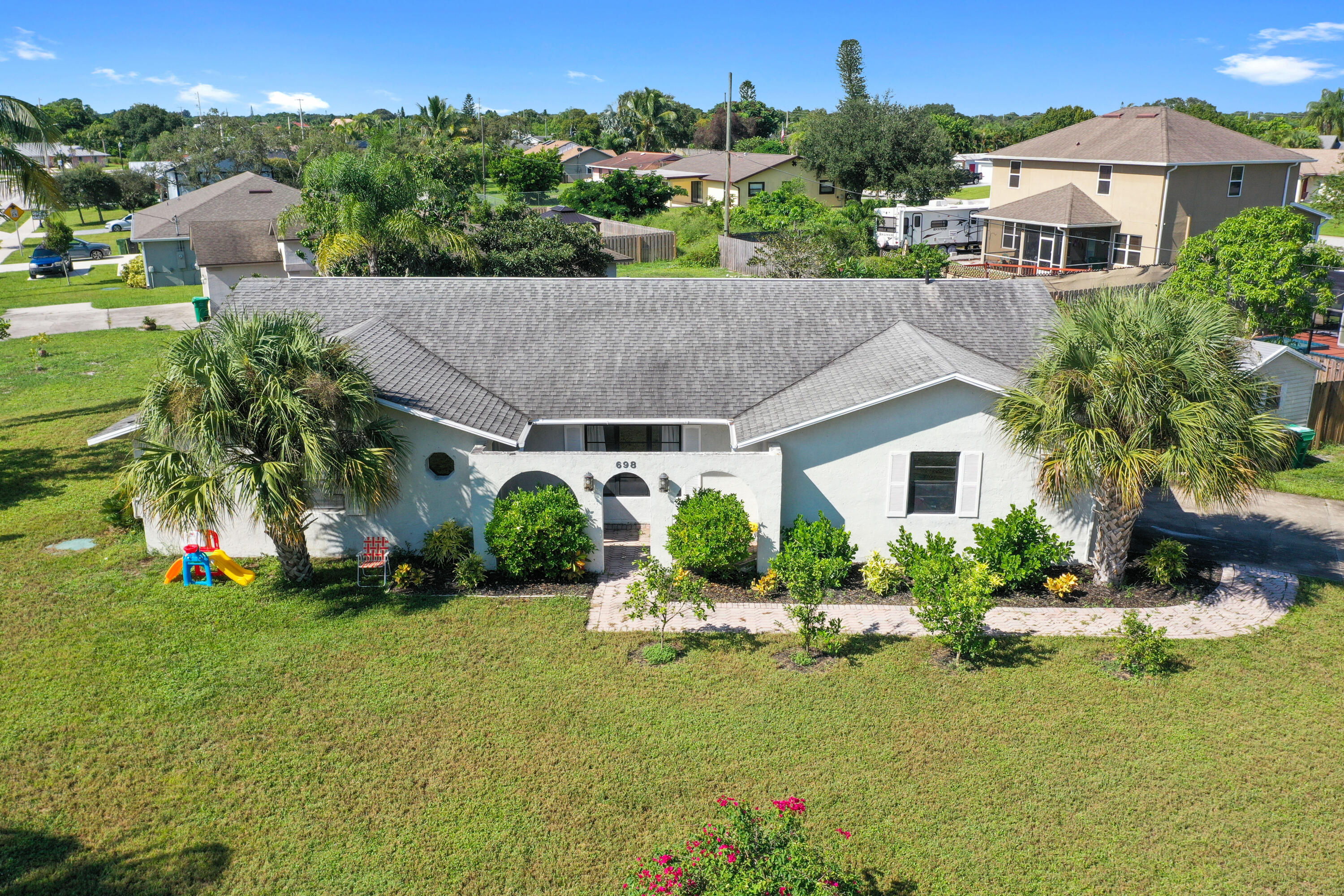 698 SE Delancey Lane