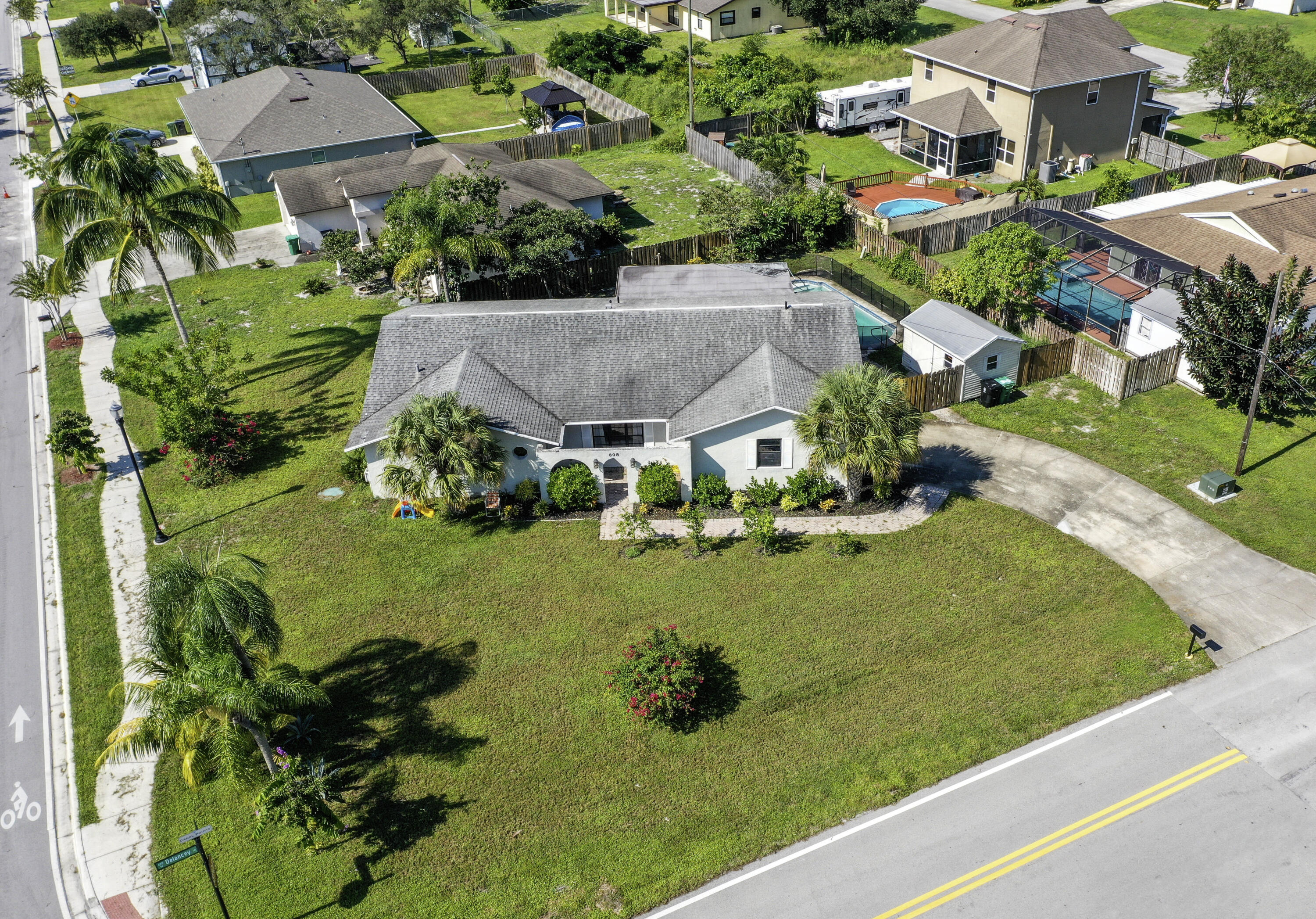 698 SE Delancey Lane