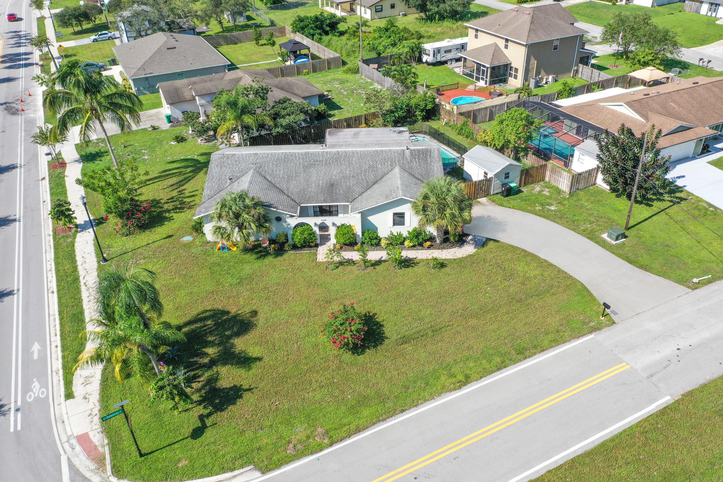 698 SE Delancey Lane