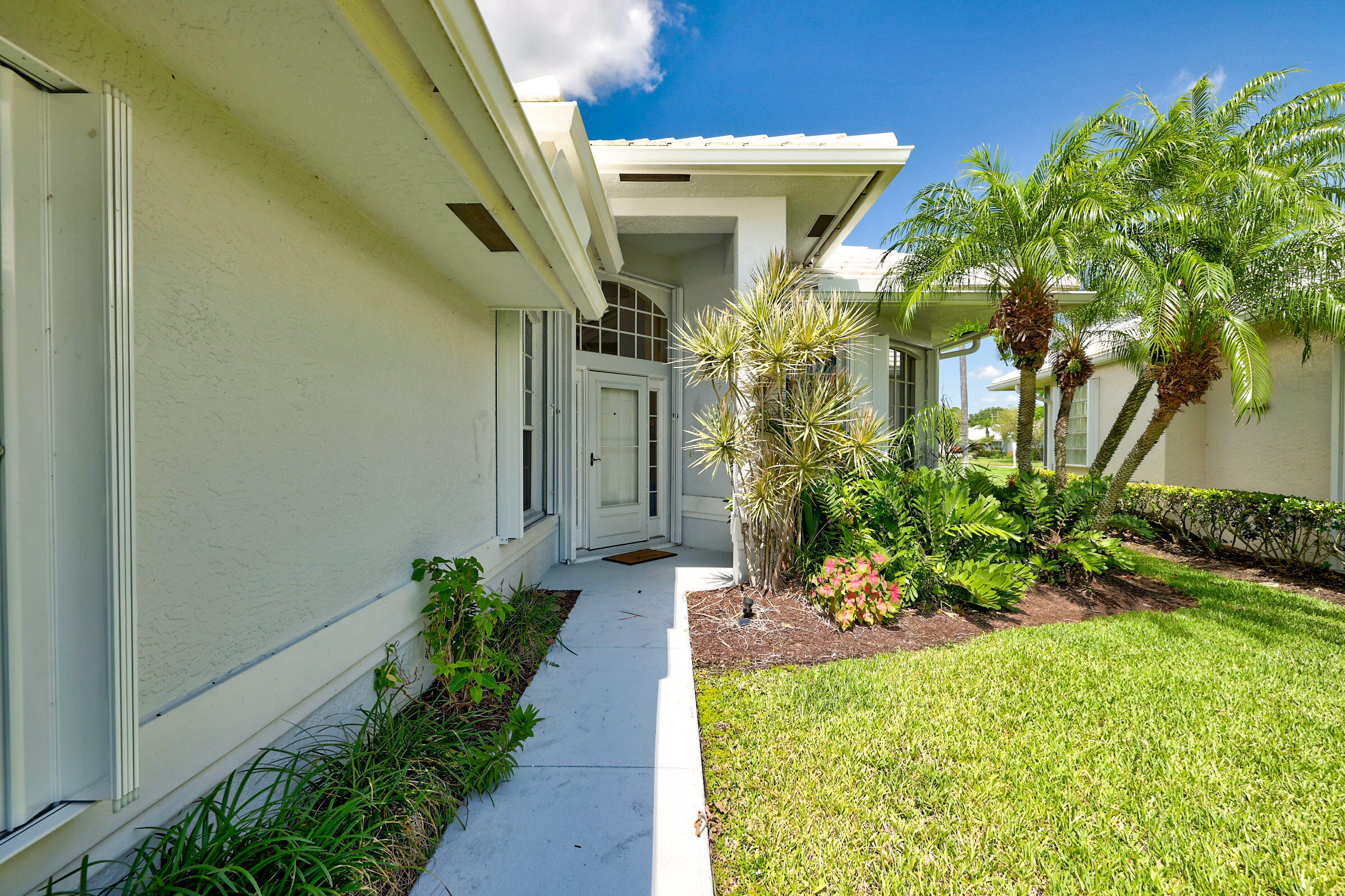 450 SW Fairway Landing