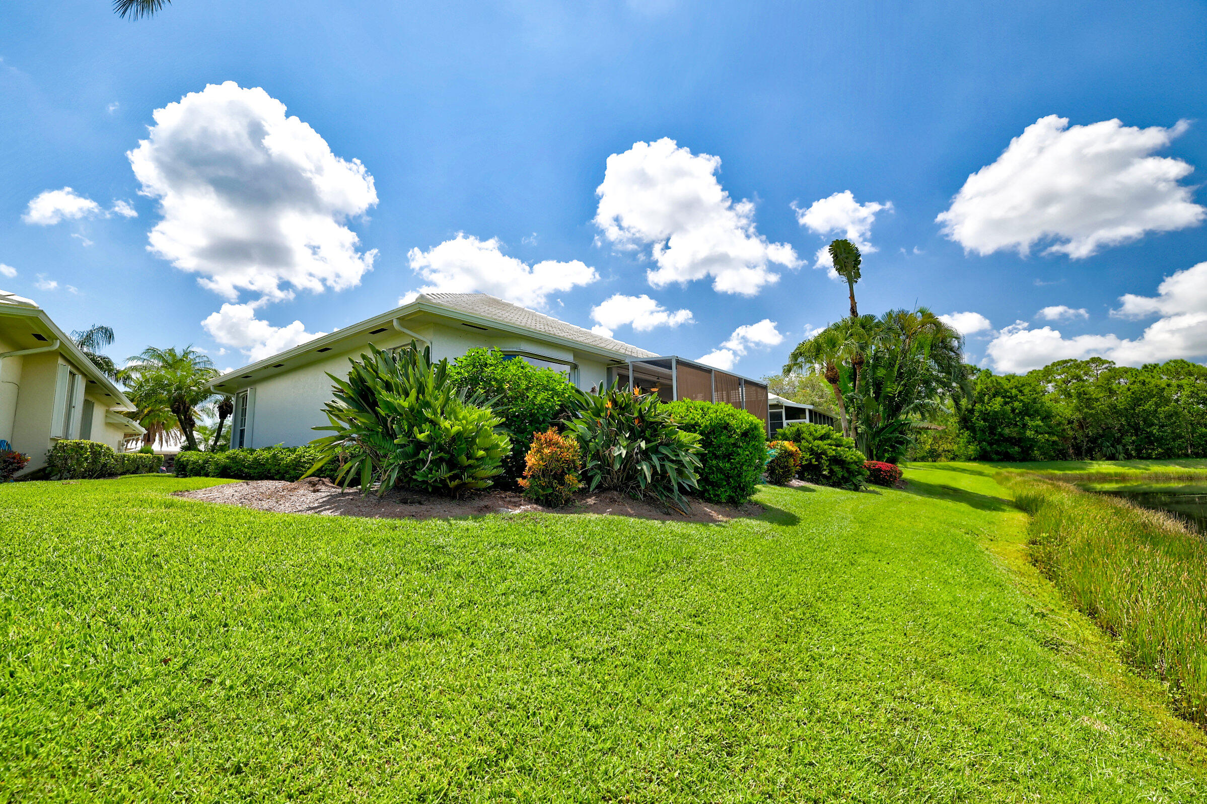 450 SW Fairway Landing