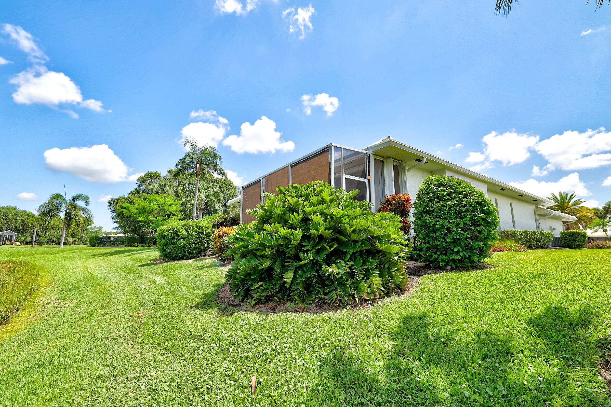 450 SW Fairway Landing