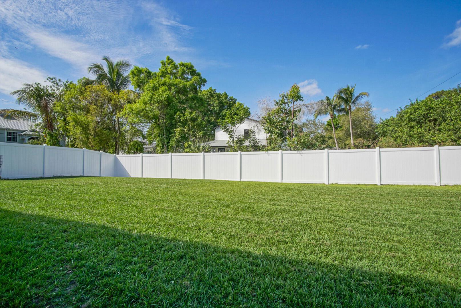 2017 SW Justison Avenue