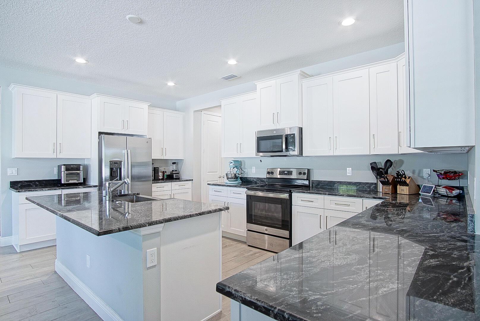 2017 SW Justison Avenue