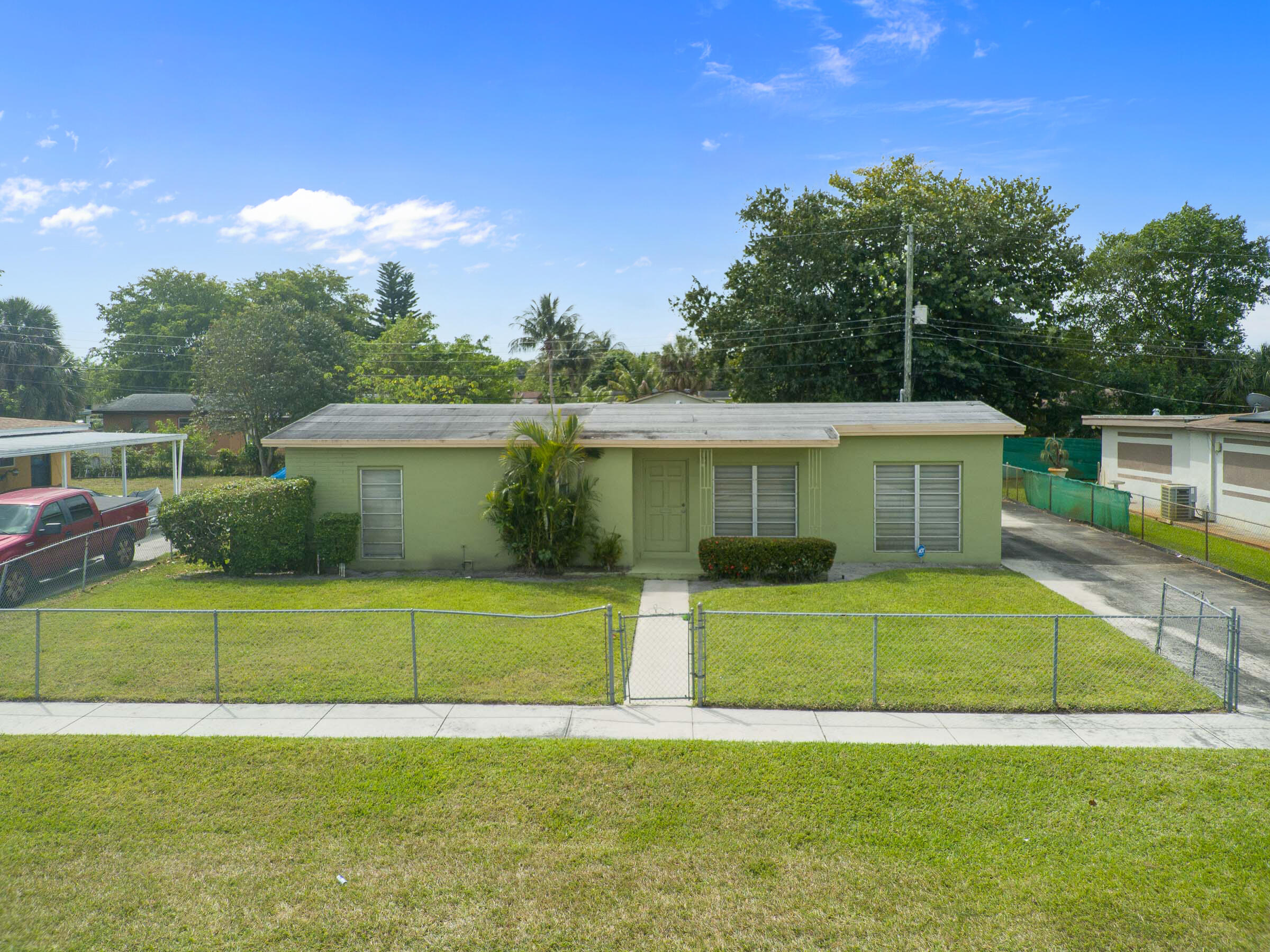 3460 NW 6 Street