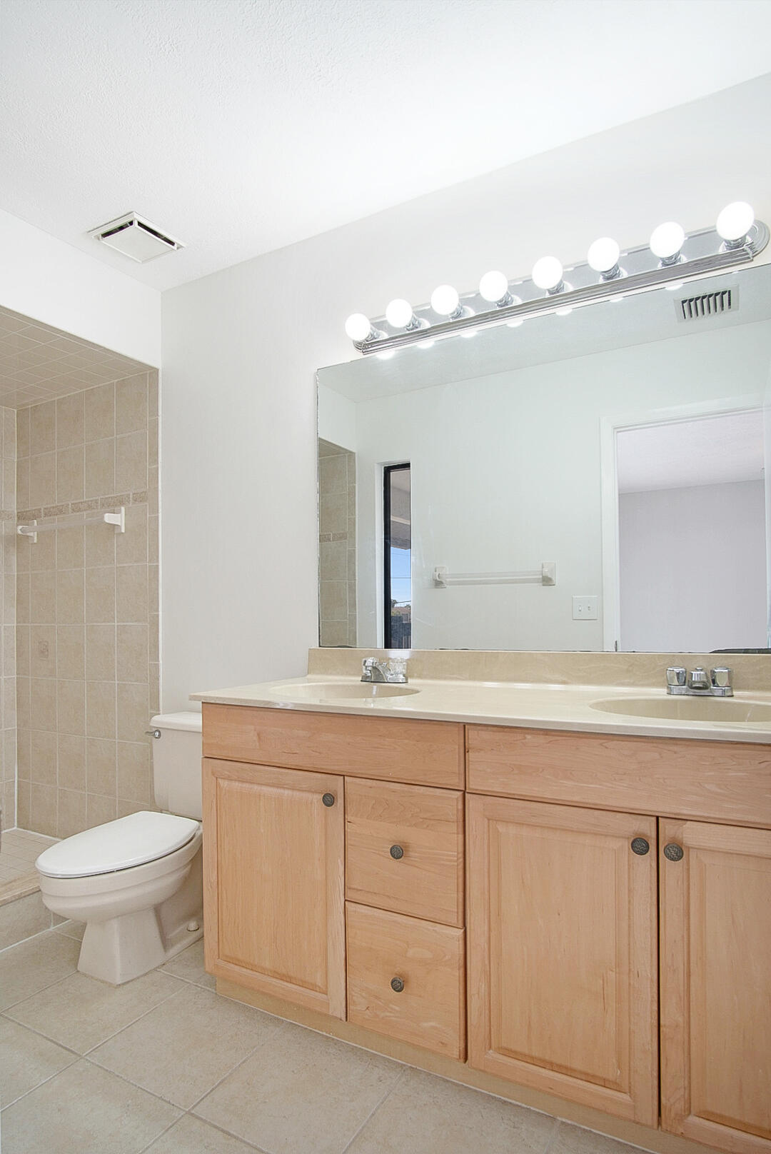 2060 Colonial Road 2